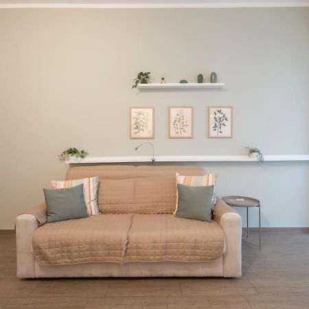 I Host Apartment - Montesuello 9 Милано Екстериор снимка