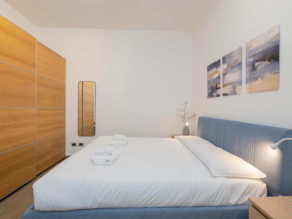 I Host Apartment - Montesuello 9 Милано Екстериор снимка