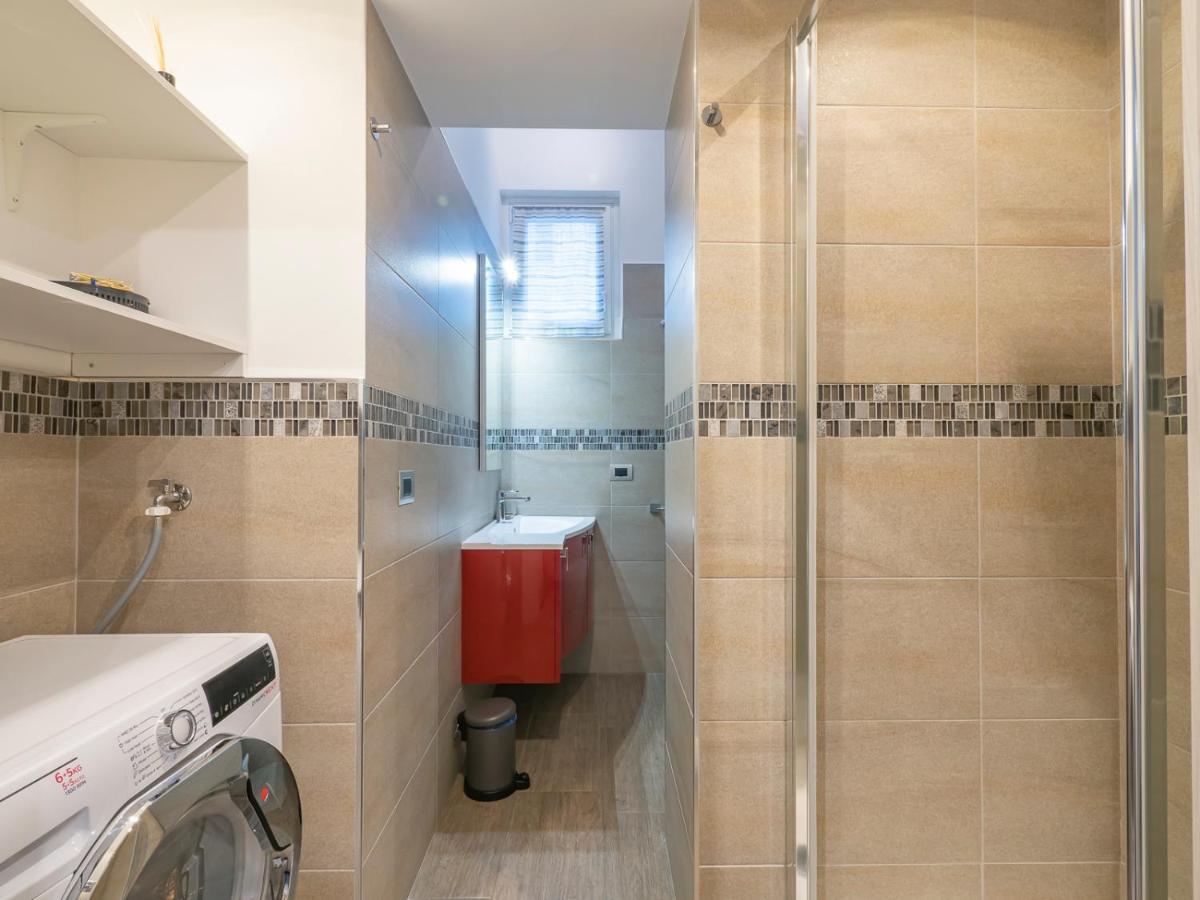 I Host Apartment - Montesuello 9 Милано Екстериор снимка