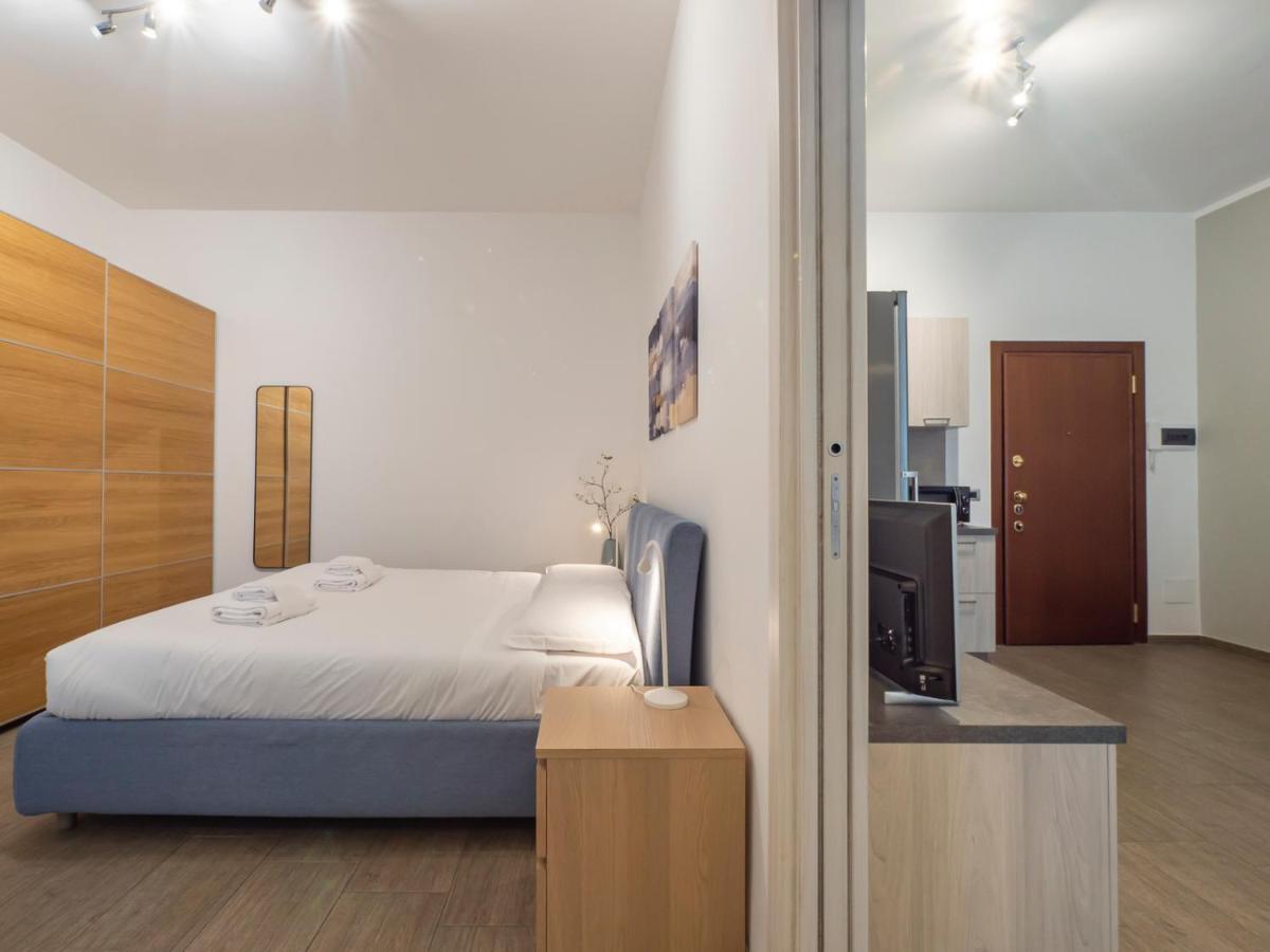 I Host Apartment - Montesuello 9 Милано Екстериор снимка