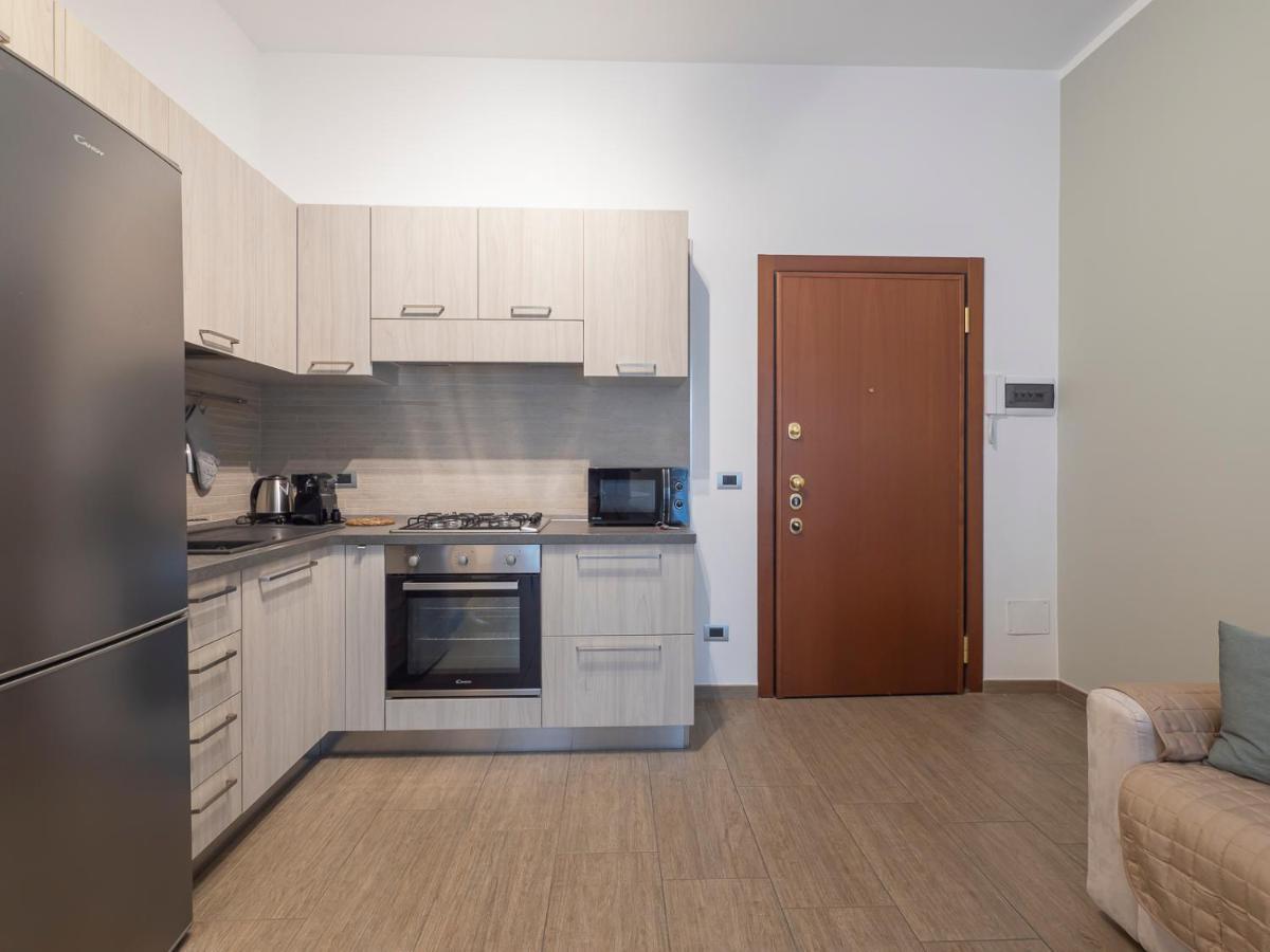 I Host Apartment - Montesuello 9 Милано Екстериор снимка