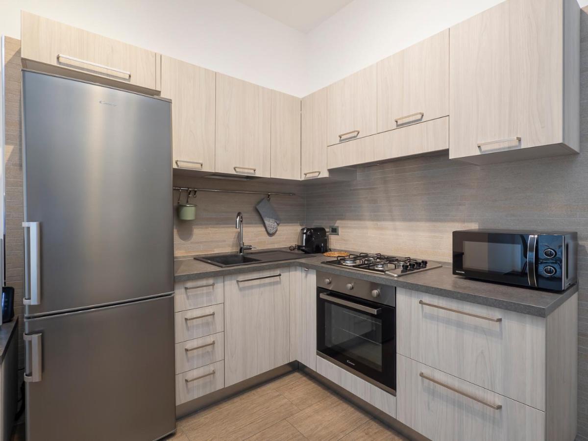 I Host Apartment - Montesuello 9 Милано Екстериор снимка
